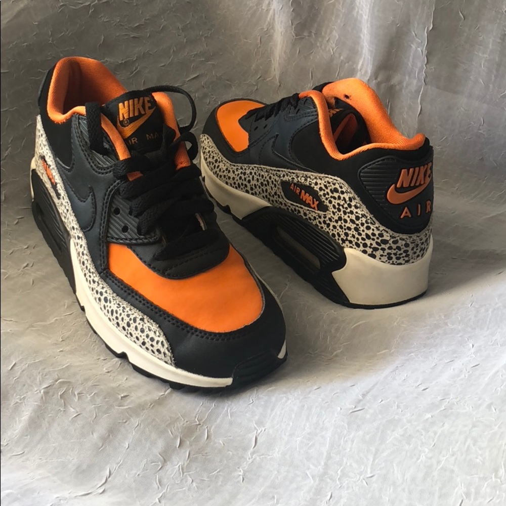 Like New. Boys/Girls Nike Air Max